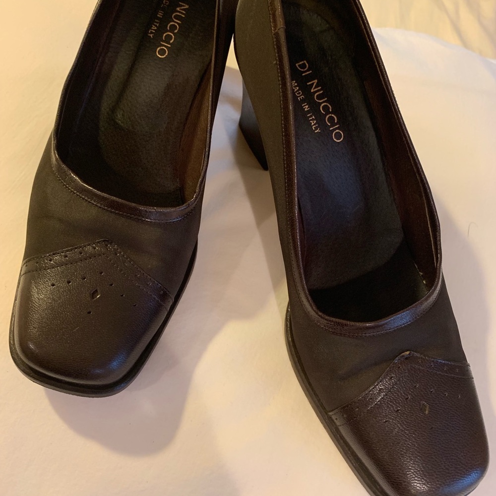Do Nuccio brown shoes with heels